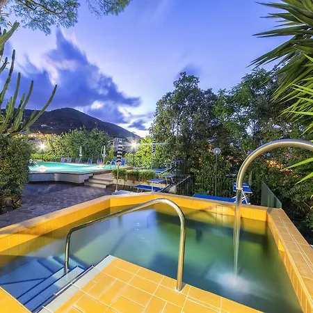 Vittoria 3* Ischia