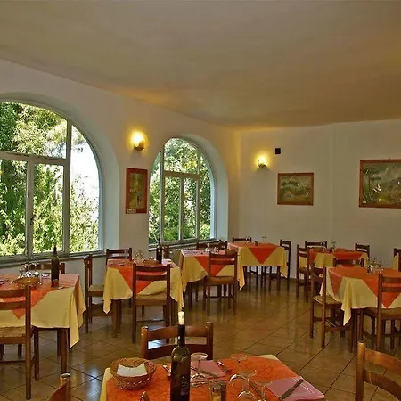 Vittoria 3* Ischia