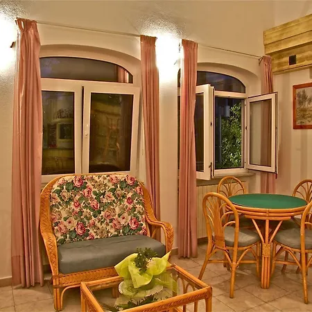 Vittoria 3* Ischia